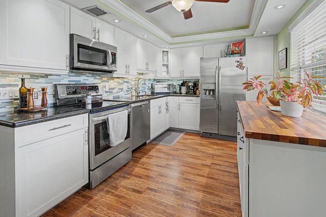 3930 Oaks Clubhouse Drive 304, Pompano Beach, FL 33069