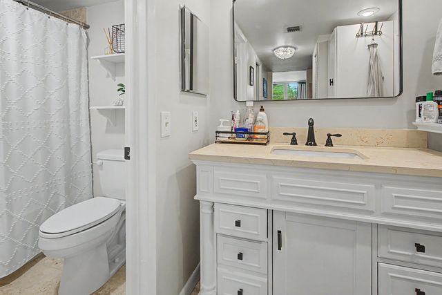 3930 Oaks Clubhouse Drive 304, Pompano Beach, FL 33069
