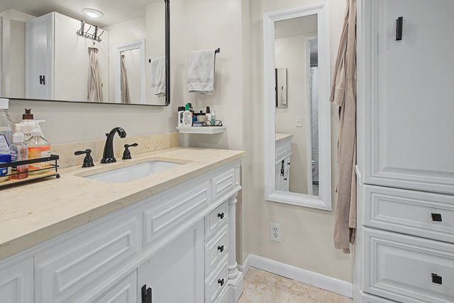 3930 Oaks Clubhouse Drive 304, Pompano Beach, FL 33069