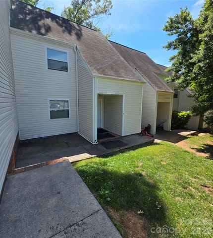 9140 Black Heath Circle, Charlotte, NC 28214