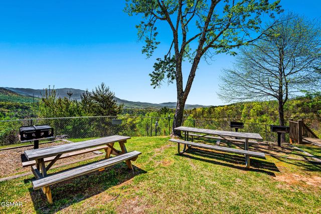 3710 Weber Road, Gatlinburg, TN 37738