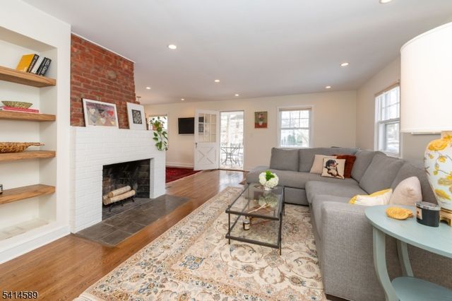 72 Maplewood Ave, Maplewood Twp., NJ 07040