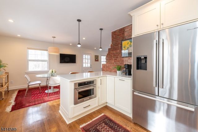 72 Maplewood Ave, Maplewood Twp., NJ 07040