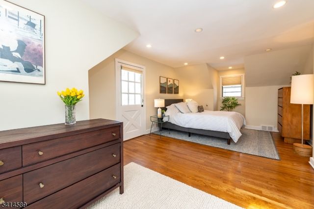 72 Maplewood Ave, Maplewood Twp., NJ 07040