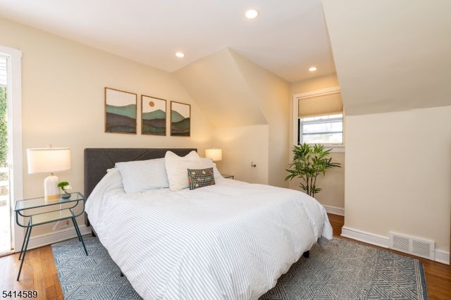 72 Maplewood Ave, Maplewood Twp., NJ 07040