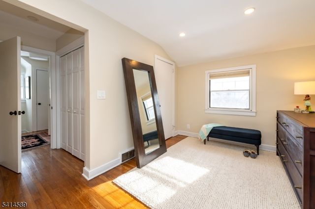 72 Maplewood Ave, Maplewood Twp., NJ 07040