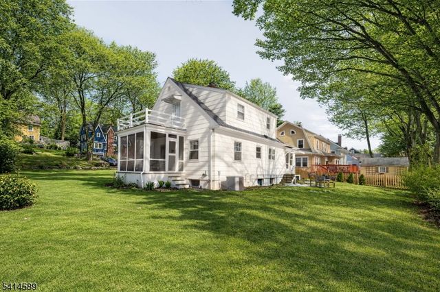 72 Maplewood Ave, Maplewood Twp., NJ 07040