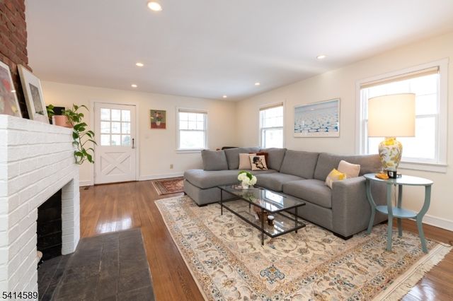 72 Maplewood Ave, Maplewood Twp., NJ 07040