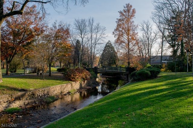 72 Maplewood Ave, Maplewood Twp., NJ 07040