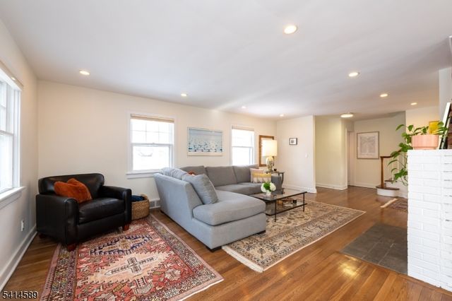 72 Maplewood Ave, Maplewood Twp., NJ 07040