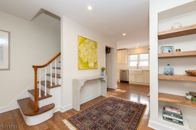 72 Maplewood Ave, Maplewood Twp., NJ 07040