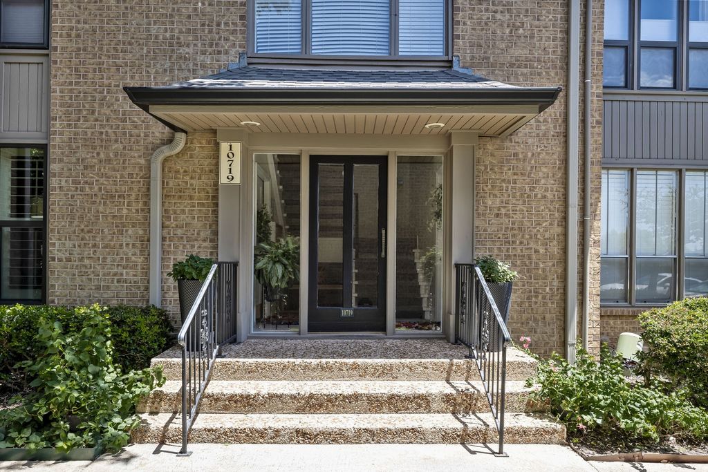 10719 Villager Road A, Dallas, TX 75230