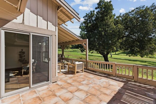 8665 Circle R Valley LN, Escondido, CA 92026