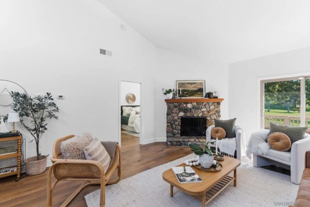 8665 Circle R Valley LN, Escondido, CA 92026