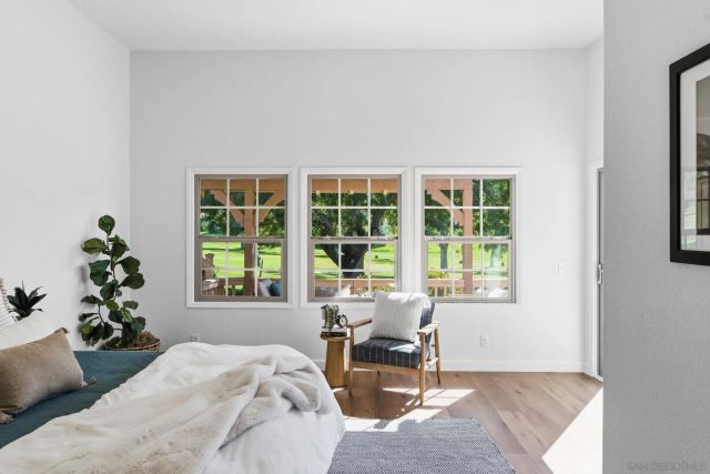 8665 Circle R Valley LN, Escondido, CA 92026