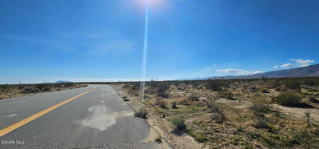 Frontage Road, Mojave, CA 93501