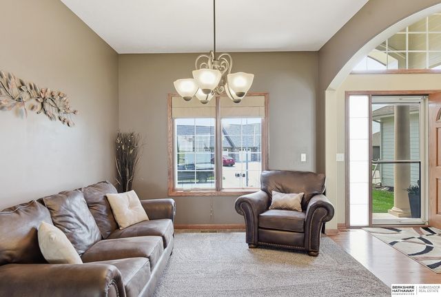 10058 Shannon Road, La Vista, NE 68128