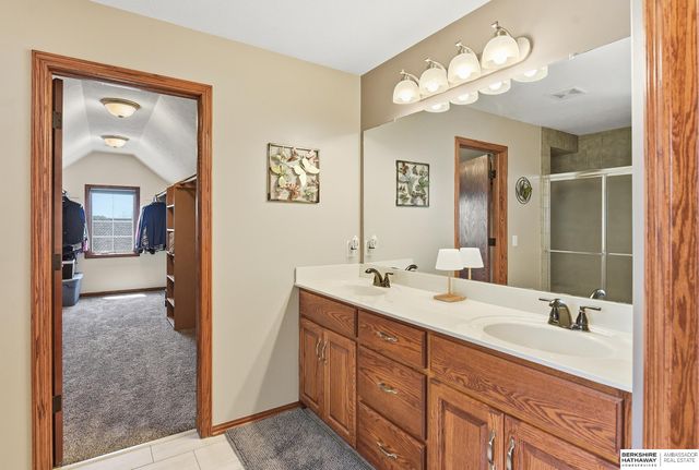 10058 Shannon Road, La Vista, NE 68128
