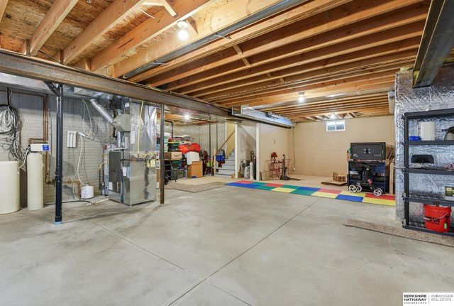 10058 Shannon Road, La Vista, NE 68128