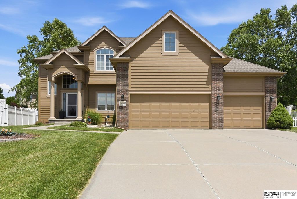 10058 Shannon Road, La Vista, NE 68128