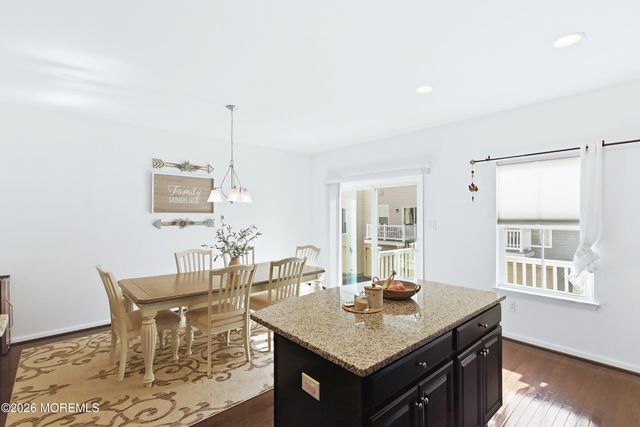 302 Bayside Court 302, South Amboy, NJ 08879