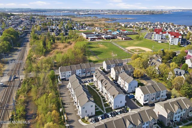 302 Bayside Court 302, South Amboy, NJ 08879