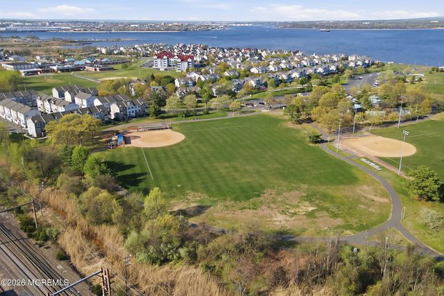 302 Bayside Court 302, South Amboy, NJ 08879