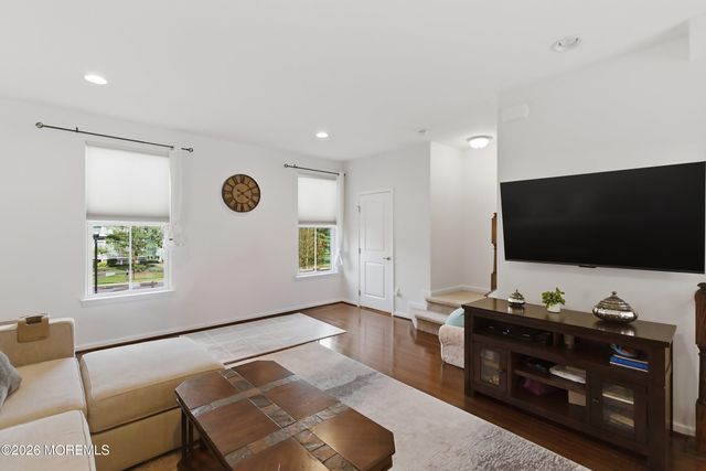 302 Bayside Court 302, South Amboy, NJ 08879