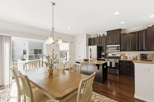 302 Bayside Court 302, South Amboy, NJ 08879