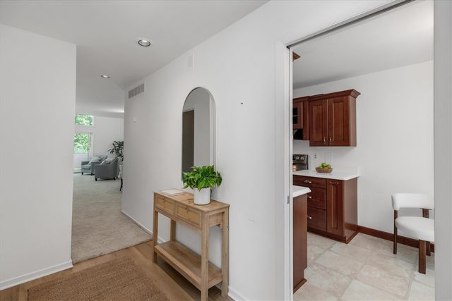 2112 Overlook Court, Ann Arbor, MI 48103