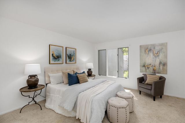 2112 Overlook Court, Ann Arbor, MI 48103