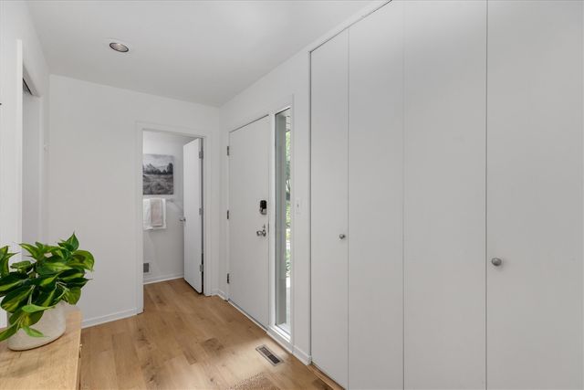 2112 Overlook Court, Ann Arbor, MI 48103