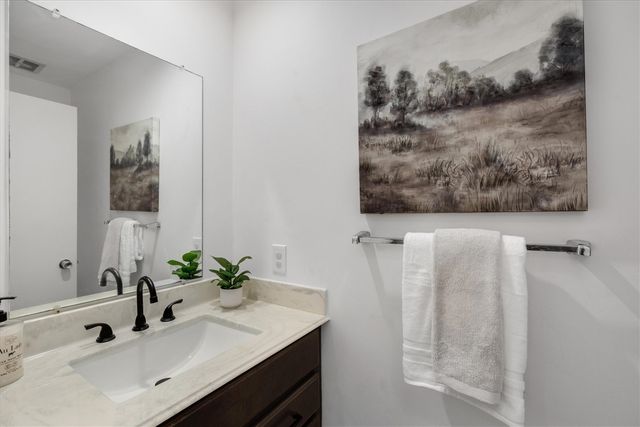 2112 Overlook Court, Ann Arbor, MI 48103