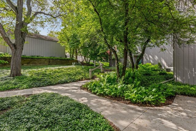 2112 Overlook Court, Ann Arbor, MI 48103