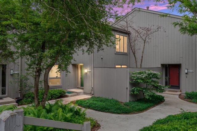 2112 Overlook Court, Ann Arbor, MI 48103
