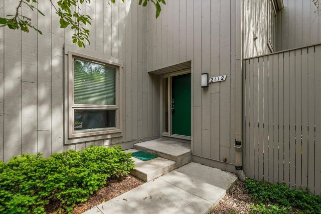 2112 Overlook Court, Ann Arbor, MI 48103