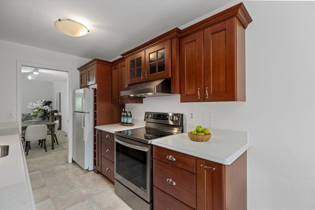 2112 Overlook Court, Ann Arbor, MI 48103