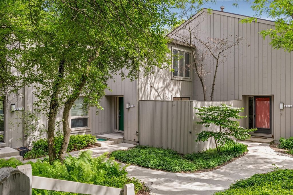 2112 Overlook Court, Ann Arbor, MI 48103