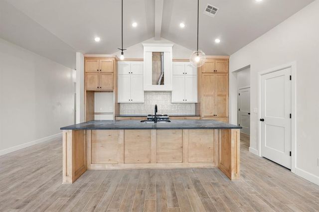 1232 Tawny Hills Road, Piedmont, OK 73078