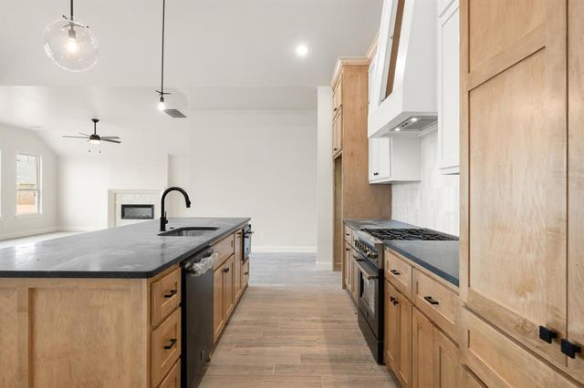 1232 Tawny Hills Road, Piedmont, OK 73078