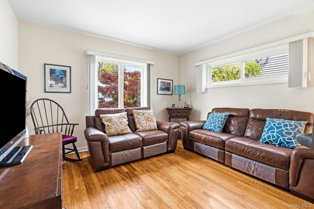 95 Smith Avenue, White Plains, NY 10605