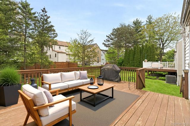 95 Smith Avenue, White Plains, NY 10605