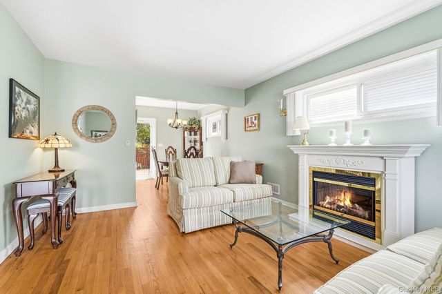 95 Smith Avenue, White Plains, NY 10605