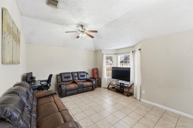 7125 Farnsworth Street, Houston, TX 77022