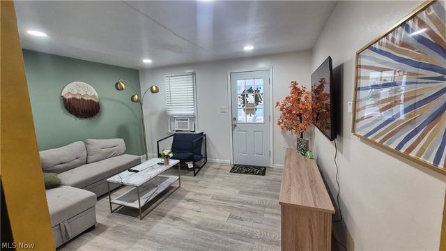 2110 Willey Avenue, Cleveland, OH 44113