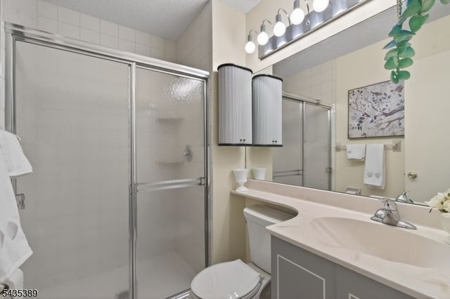 108 Westgate Dr, Edison Twp., NJ 08820