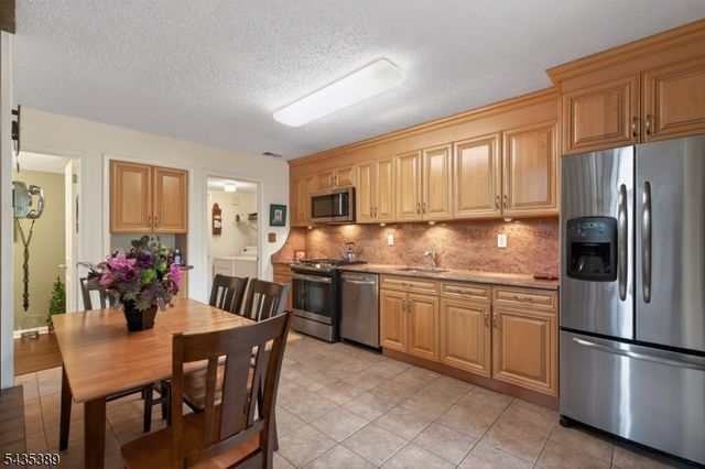 108 Westgate Dr, Edison Twp., NJ 08820