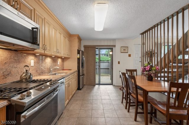108 Westgate Dr, Edison Twp., NJ 08820