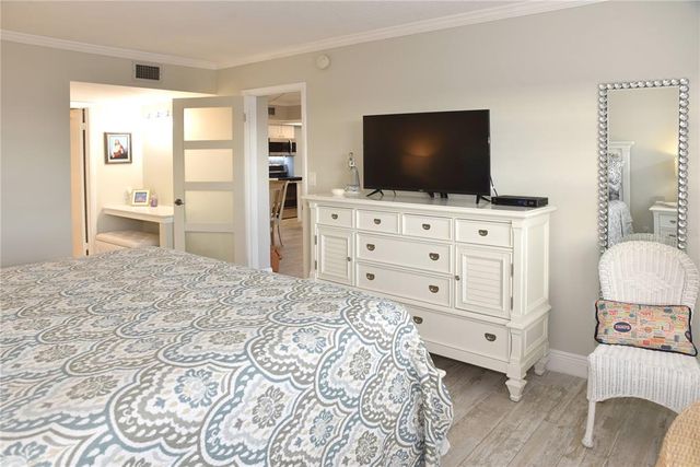 4900 BRITTANY DRIVE S 811, St Petersburg, FL 33715