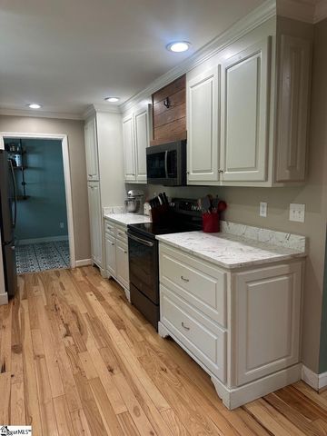 329 Wash Lesley Road, Pickens, SC 29671